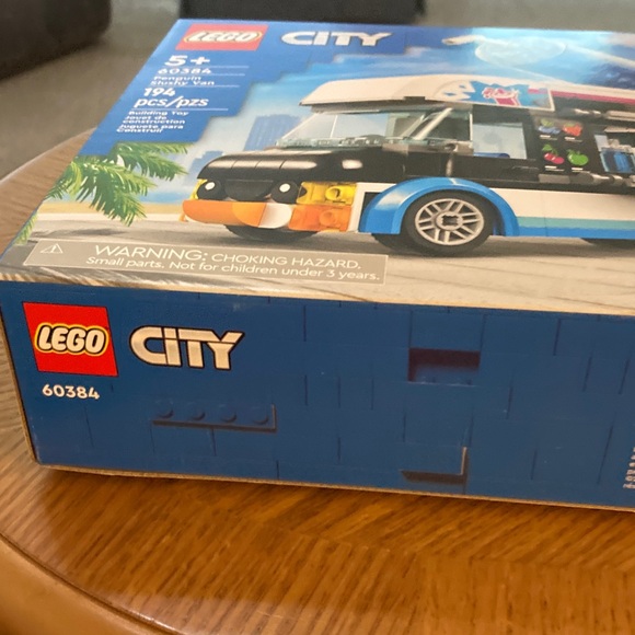 LEGO City Penguin Slushy Truck Set Brand New in Box - Picture 4 of 9